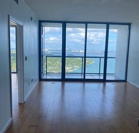 3rd image of 601 NE 36th St APT 3108