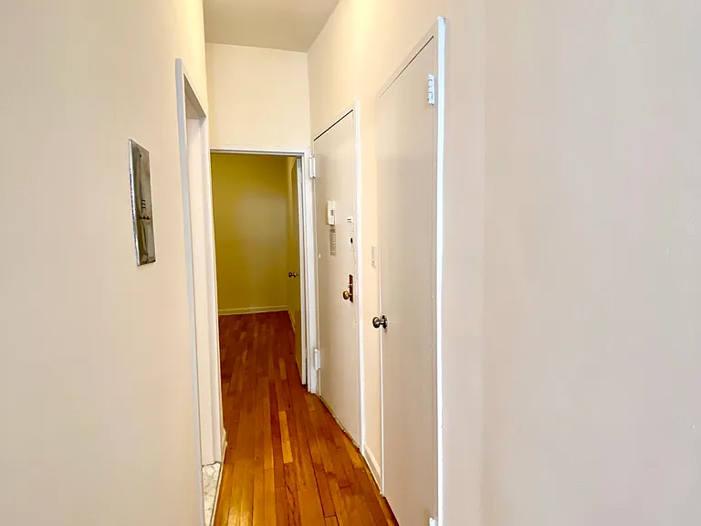 416 E 74th St #3A — Photo 4