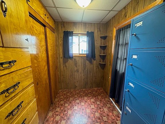 2nd image of 174 Davenport St
