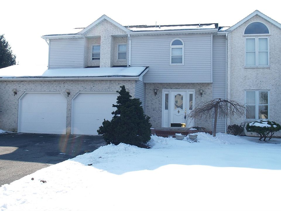 1st image of 5585 Montauk Ln