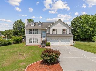 143 Honeysuckle Dr SE, Calhoun, GA 30701