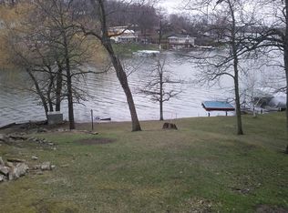 3007 E Lakeshore Dr, Brooklyn, IA 52211