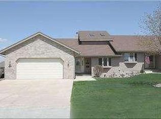 6322 Partridge Hill Dr, Racine, WI 53406