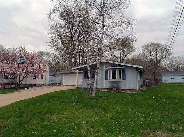 1st image of 2716 Lakeshore Dr
