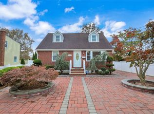 1577 Rosser Ave, Elmont, NY 11003