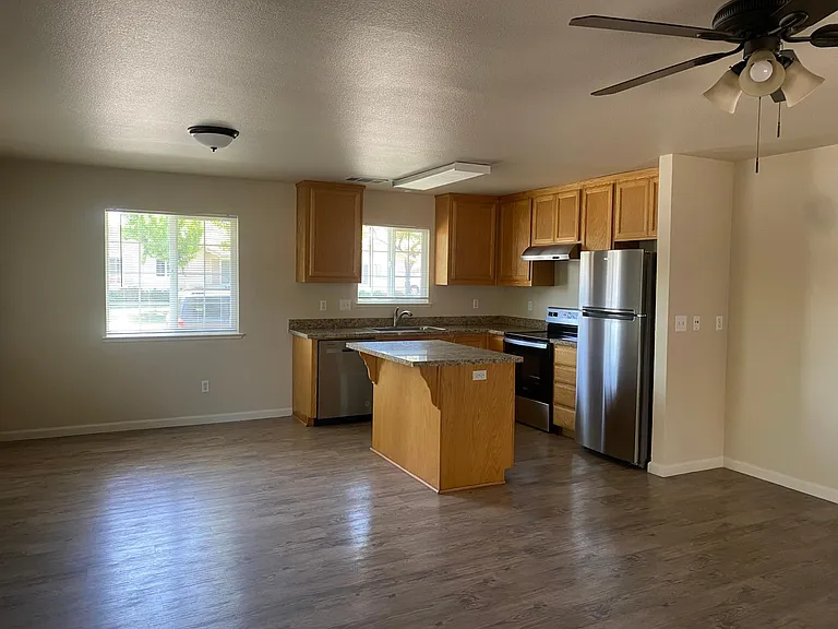 2815 Prospectors Ct — Photo 3