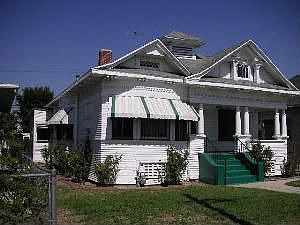 2nd image of 205 W 45th St