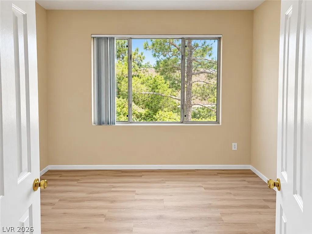 2 bed, 1.0 bath, 926 sqft, $1,550 — Photo 4