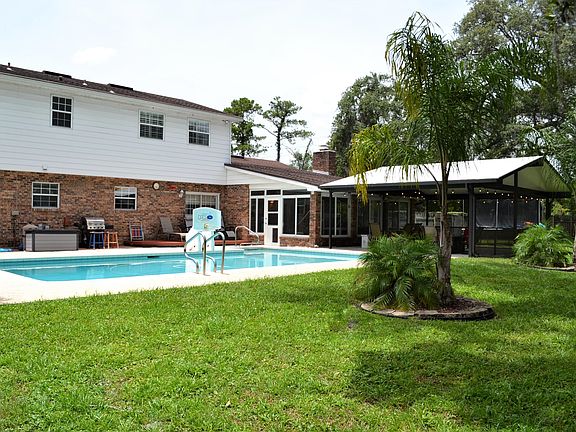 3rd image of 2301 Egremont Dr