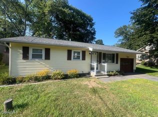 615 Sunny Ln, Ballston Spa, NY 12020