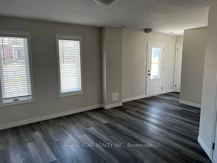 3 bed, $2,950 — Photo 2