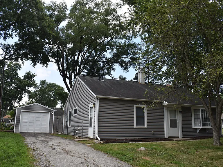 2360 Arrow St — Photo 1
