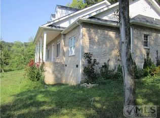 608 Halls Branch Rd, Pleasant Shade, TN 37145