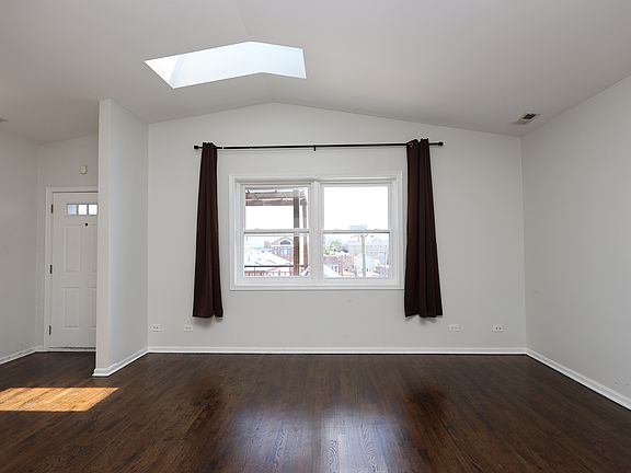 4th image of 519 S Maplewood Ave APT 4S