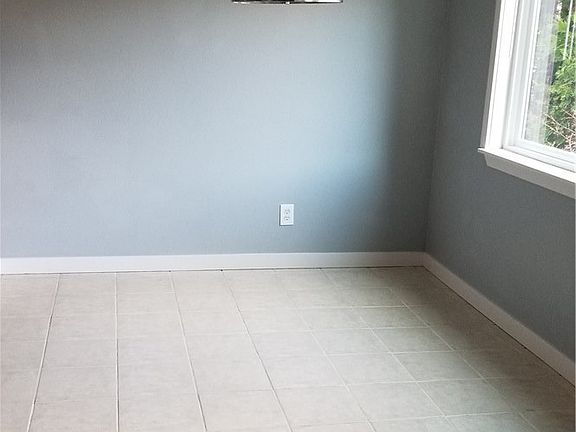 3rd image of 12508 NE 142nd Ln APT C205