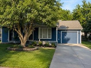 7604 Juniper St, Prairie Village, KS 66208