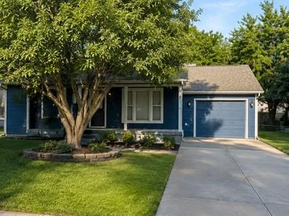 7604 Juniper St, Prairie Village, KS 66208