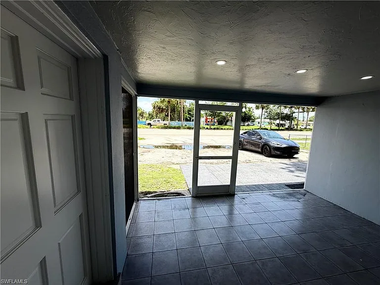 4375 Golden Gate Pkwy — Photo 3