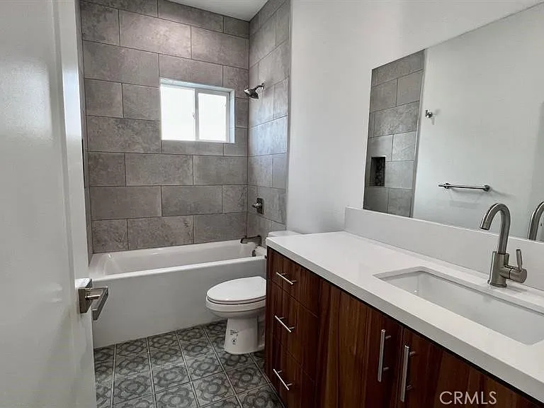 5635 Klump Ave #1/2 — Photo 15