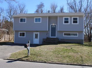 14 Durst Dr, Selden, NY 11784