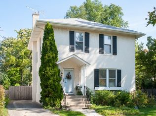 595 Greenwood Ave, Glencoe, IL 60022