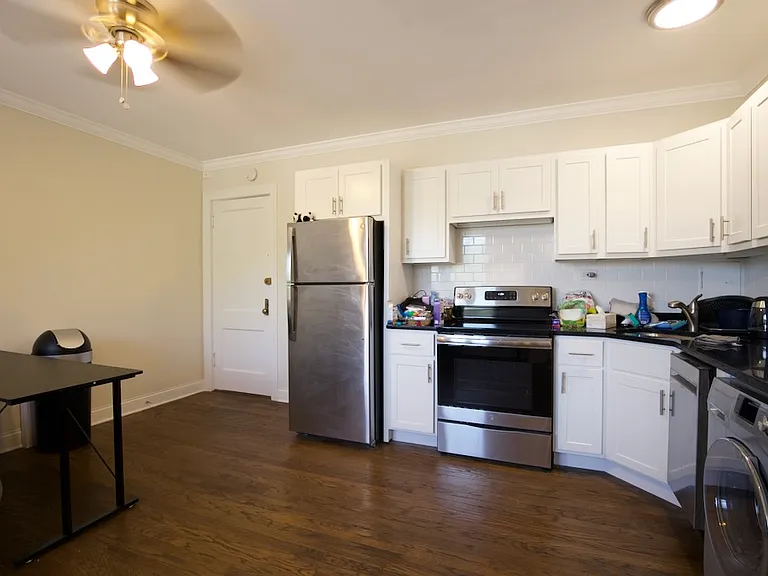 3345 N Marshfield Ave #203 — Photo 3