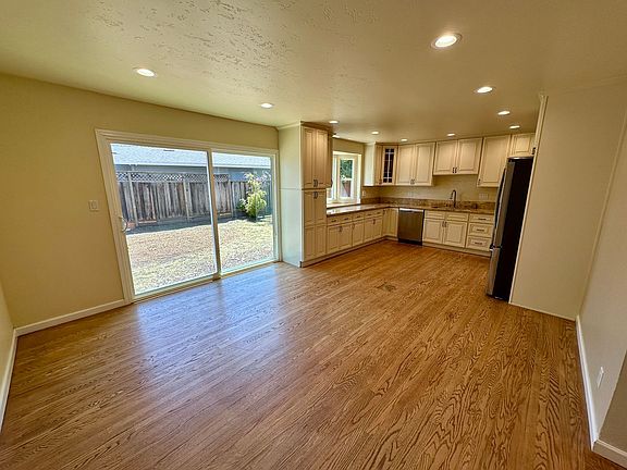 5th image of 1454 Fairhaven Dr