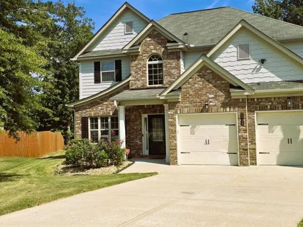 2728 Lower Village Dr, Ellenwood, GA 30294