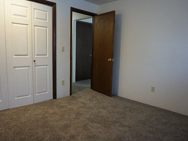 9615-9617 N Indian Trail Rd — Photo 10