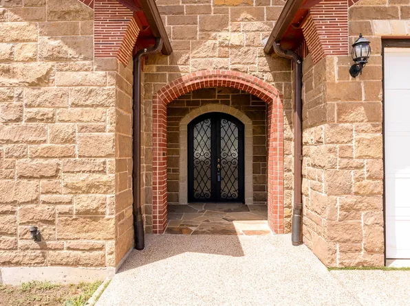 3024 Red Oak Dr, Granbury, TX 76048