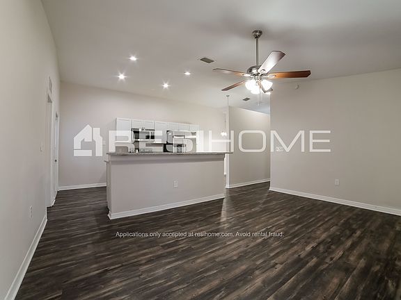 5th image of 3712 E Grove Ave
