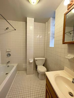 3rd image of 221 E 85th St APT 18