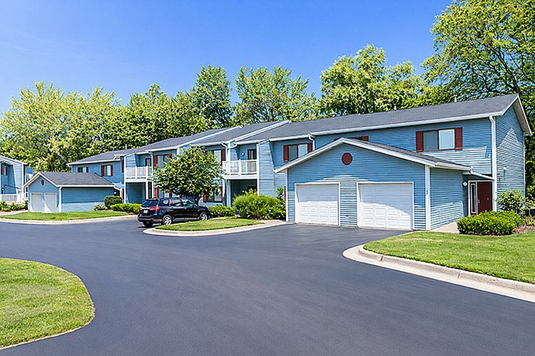 Garages at Spring Brook Apartments