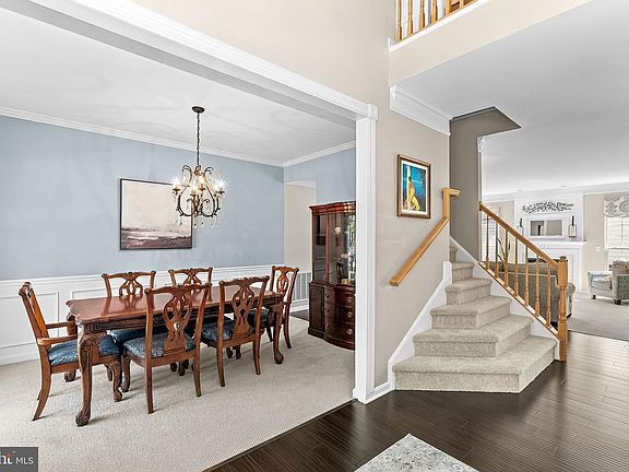4th image of 702 Mount Holly Pl NE