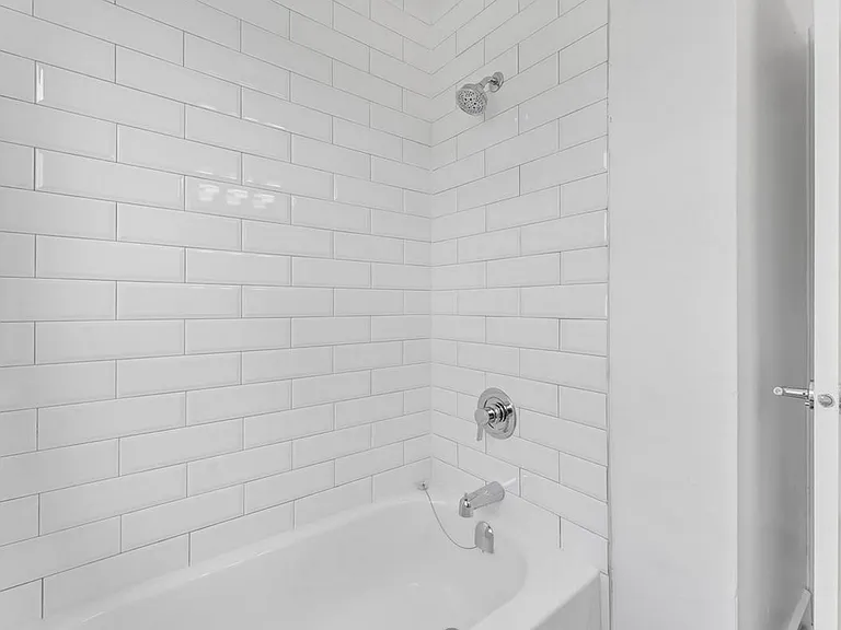 389 Yonge St #401-3 — Photo 5