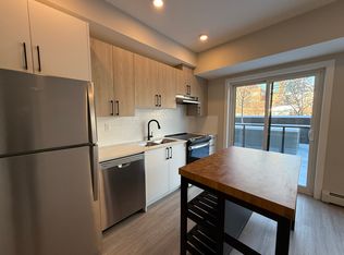 825 17th Ave SW #208, Calgary, AB T2T 0A1