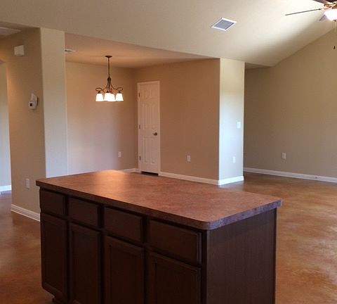 5th image of 1130 Thousand Oaks Trl