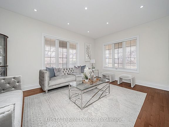 5th image of 2 Beachville Cir