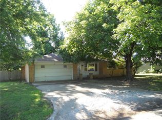 2801 W Osage Dr, Springdale, AR 72764