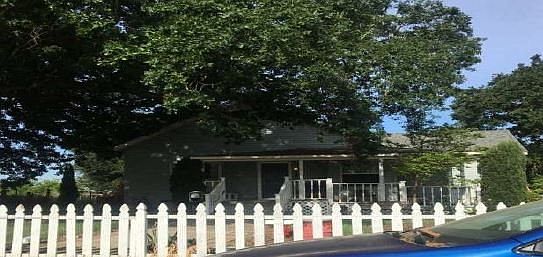 2nd image of 550 1st St