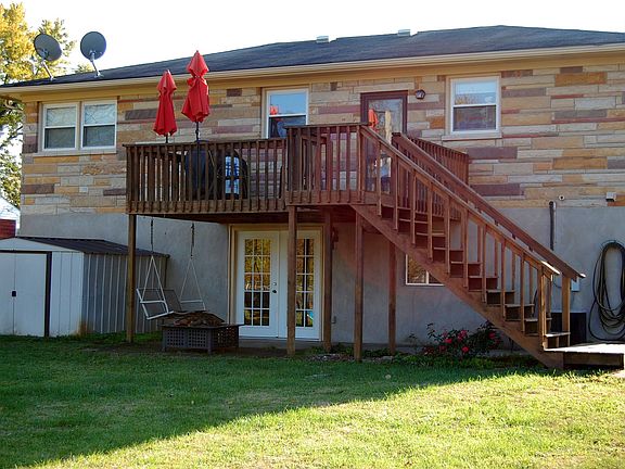 5th image of 212 Carey Ave