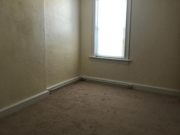 4th image of 4547 Oakland Ave