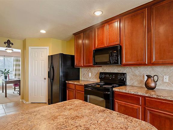 4th image of 16910 Great Oaks Glen Dr