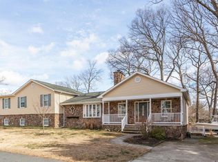 92 Riverside Dr, Severna Park, MD 21146