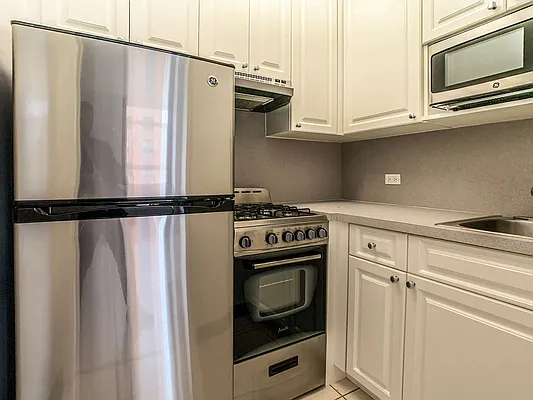 Rented by Halstead Real Estate | media 15