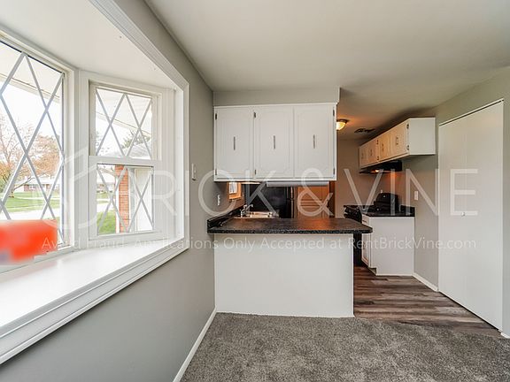 5th image of 6886 Clymer Dr