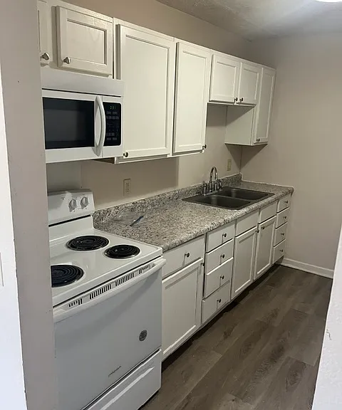 702 S 24th St #2 — Photo 1