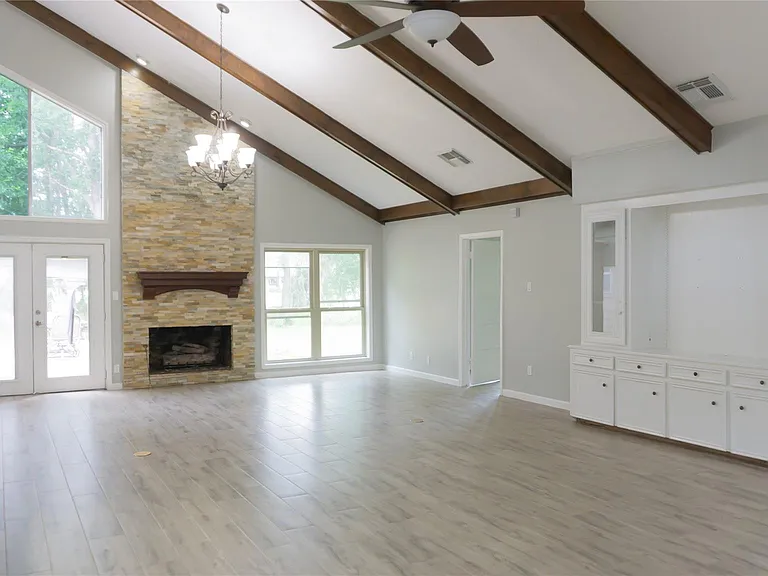 3406 Deerwood Ln — Photo 4