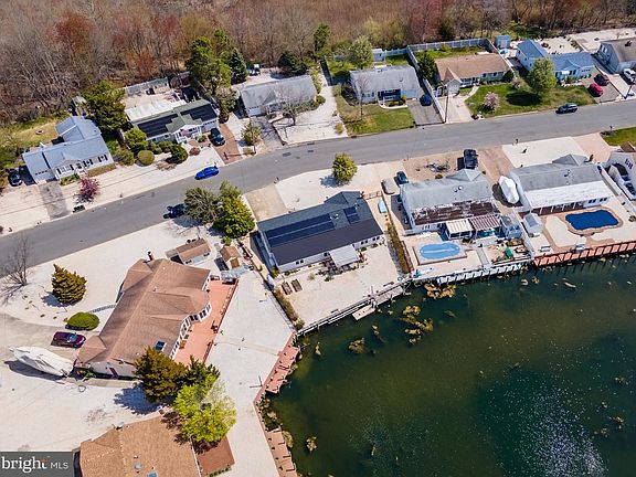5th image of 342 Tuscarora Ave