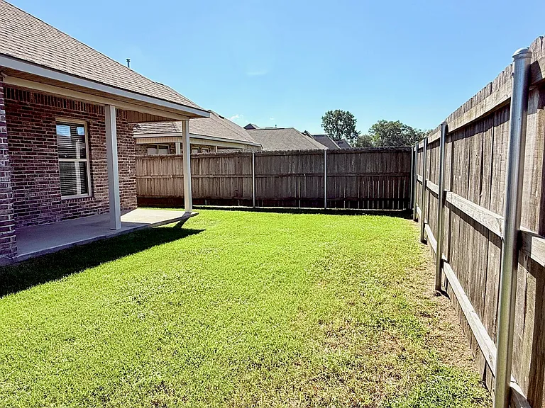 108 Valcour Pl — Photo 16